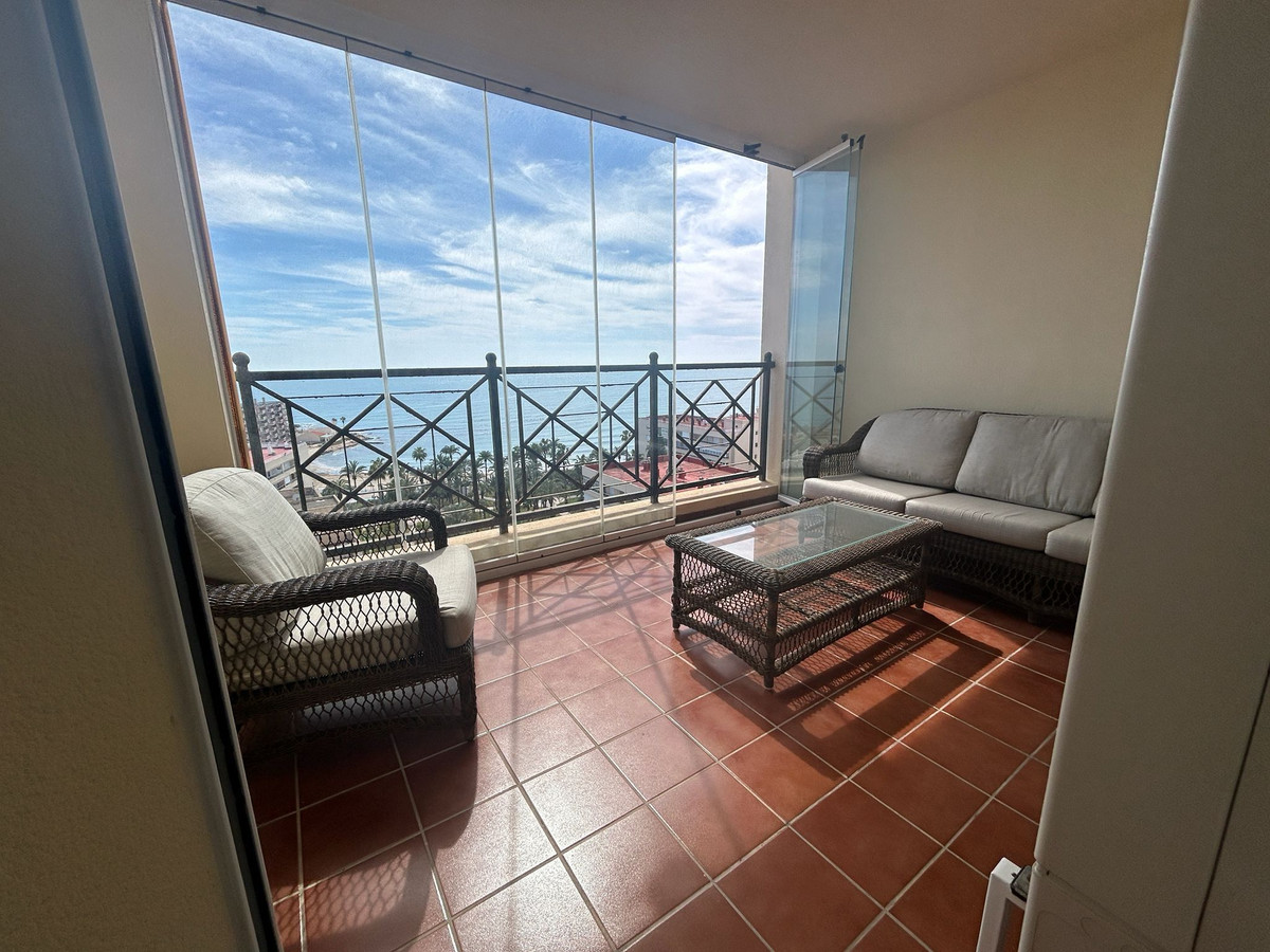 For sale - 3 Bedroom 2 Bathroom Apartment - Middle Floor Apartment in Torrevieja - Torrevieja Centro  - Alicante