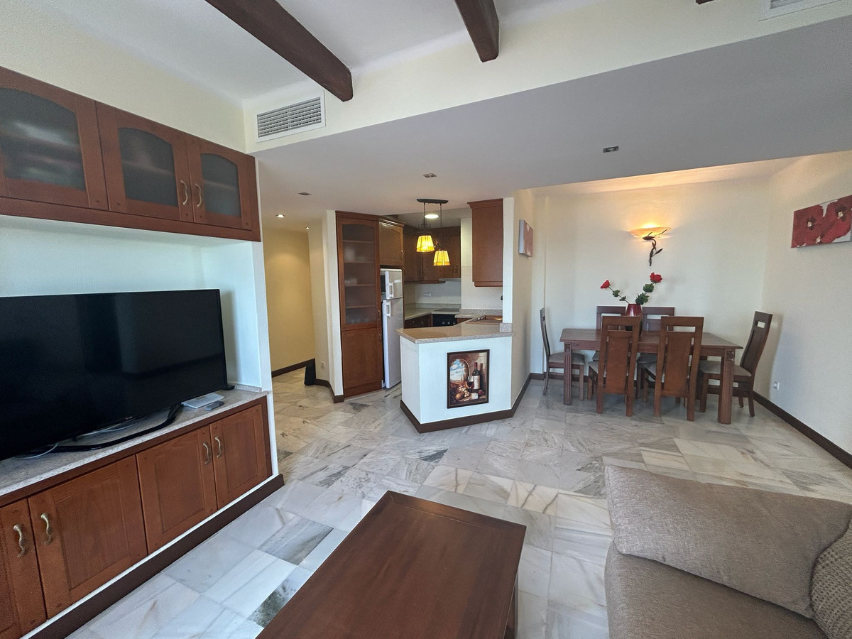 For sale - 3 Bedroom 2 Bathroom Apartment - Middle Floor Apartment in Torrevieja - Torrevieja Centro  - Alicante