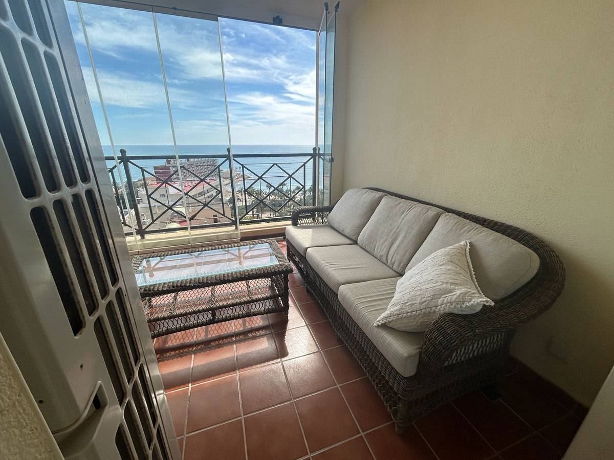 For sale - 3 Bedroom 2 Bathroom Apartment - Middle Floor Apartment in Torrevieja - Torrevieja Centro  - Alicante