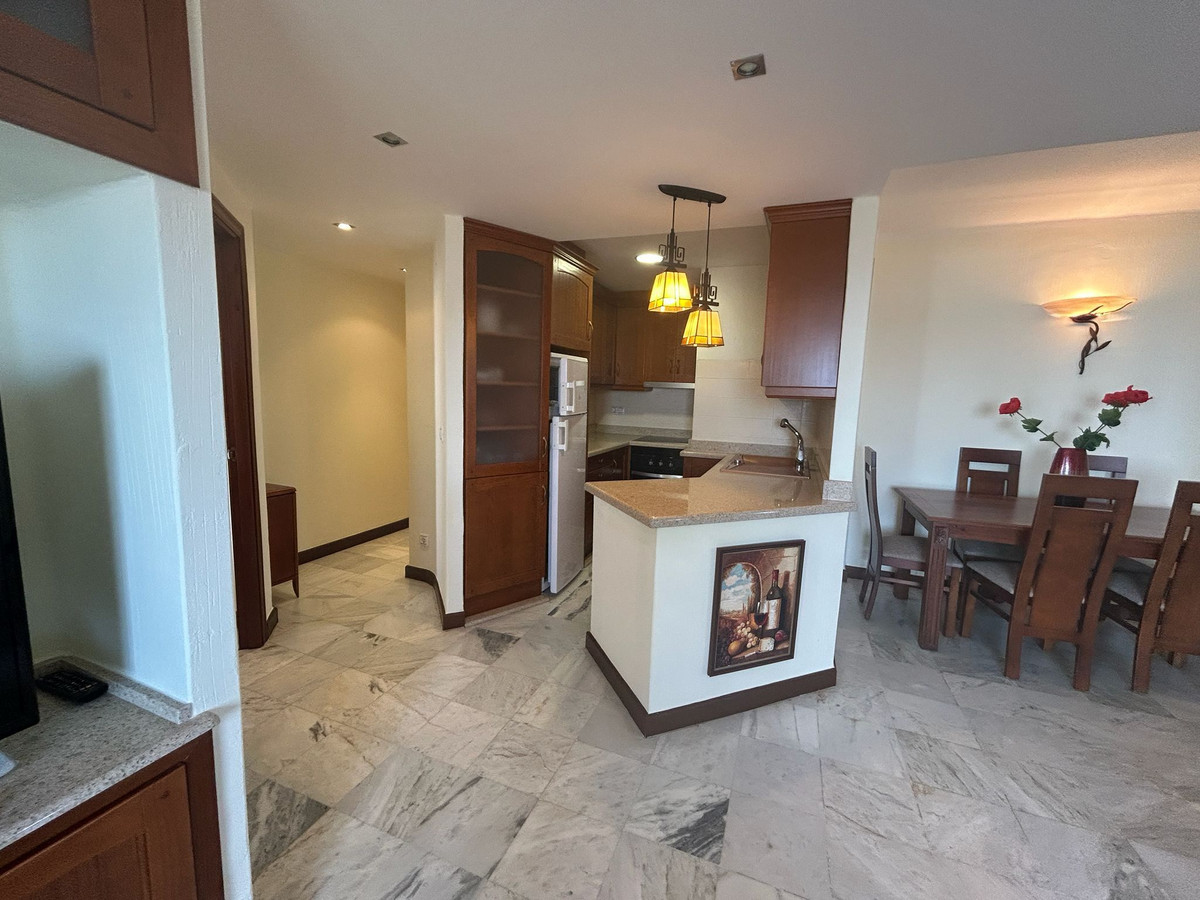 For sale - 3 Bedroom 2 Bathroom Apartment - Middle Floor Apartment in Torrevieja - Torrevieja Centro  - Alicante