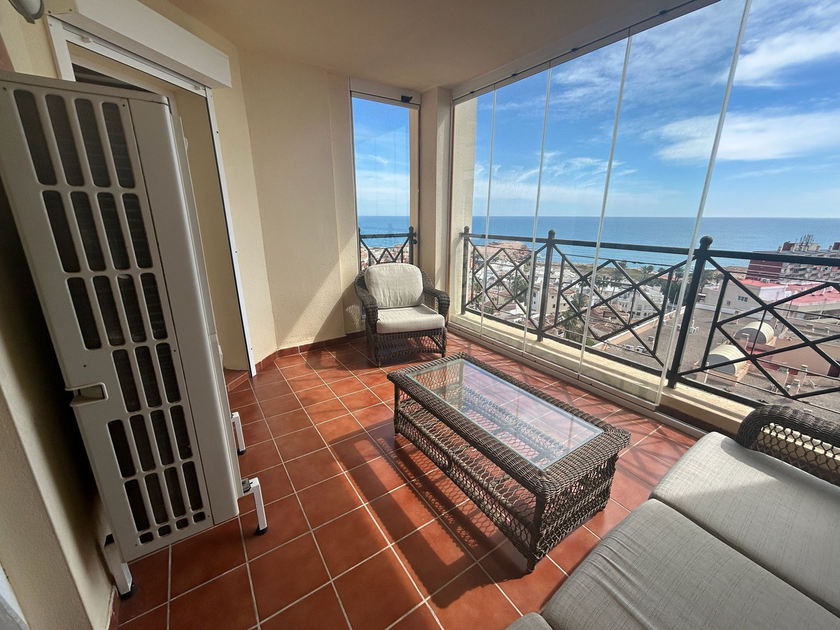 For sale - 3 Bedroom 2 Bathroom Apartment - Middle Floor Apartment in Torrevieja - Torrevieja Centro  - Alicante