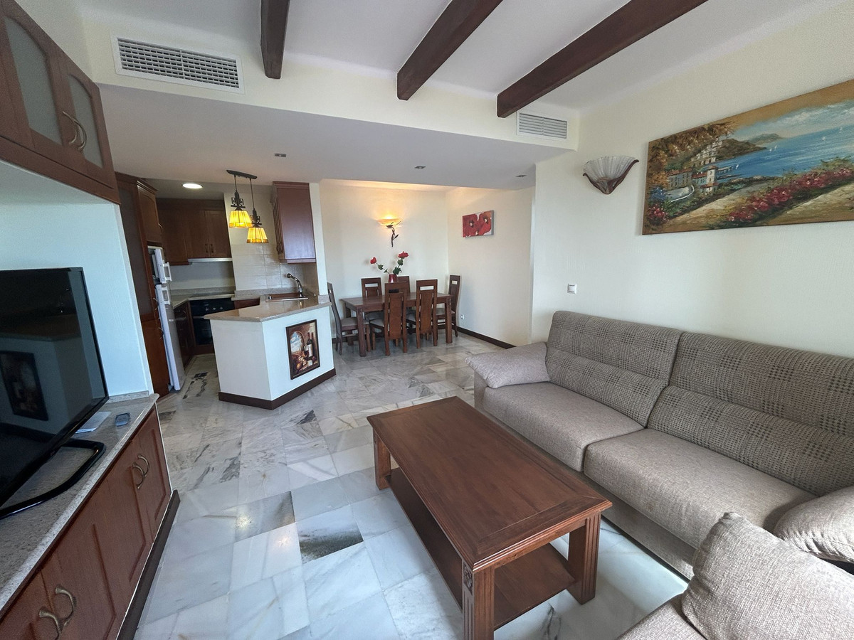 For sale - 3 Bedroom 2 Bathroom Apartment - Middle Floor Apartment in Torrevieja - Torrevieja Centro  - Alicante