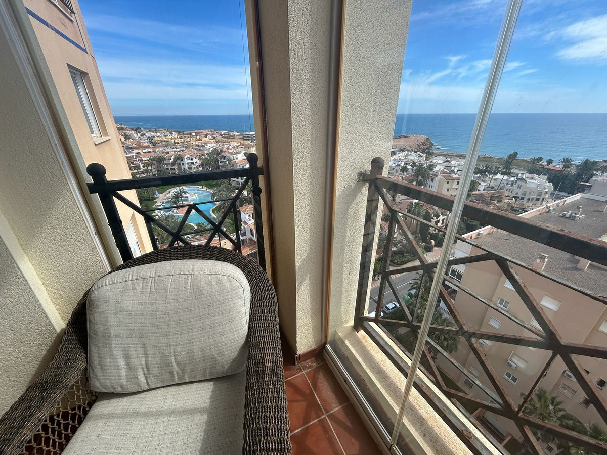 For sale - 3 Bedroom 2 Bathroom Apartment - Middle Floor Apartment in Torrevieja - Torrevieja Centro  - Alicante