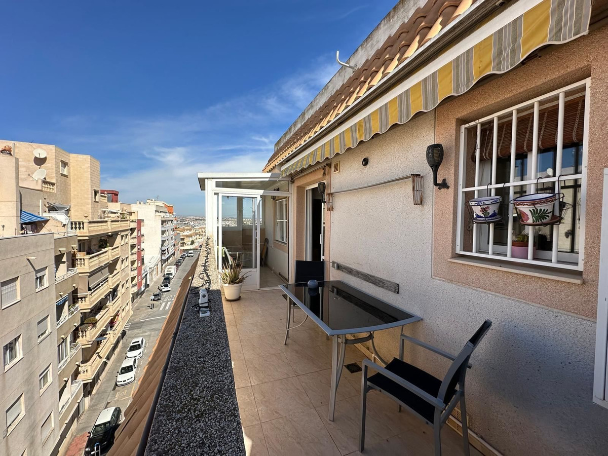 For sale - 2 Bedroom 1 Bathroom Apartment - Top Floor Apartment in Torrevieja - Torrevieja Centro  - Alicante