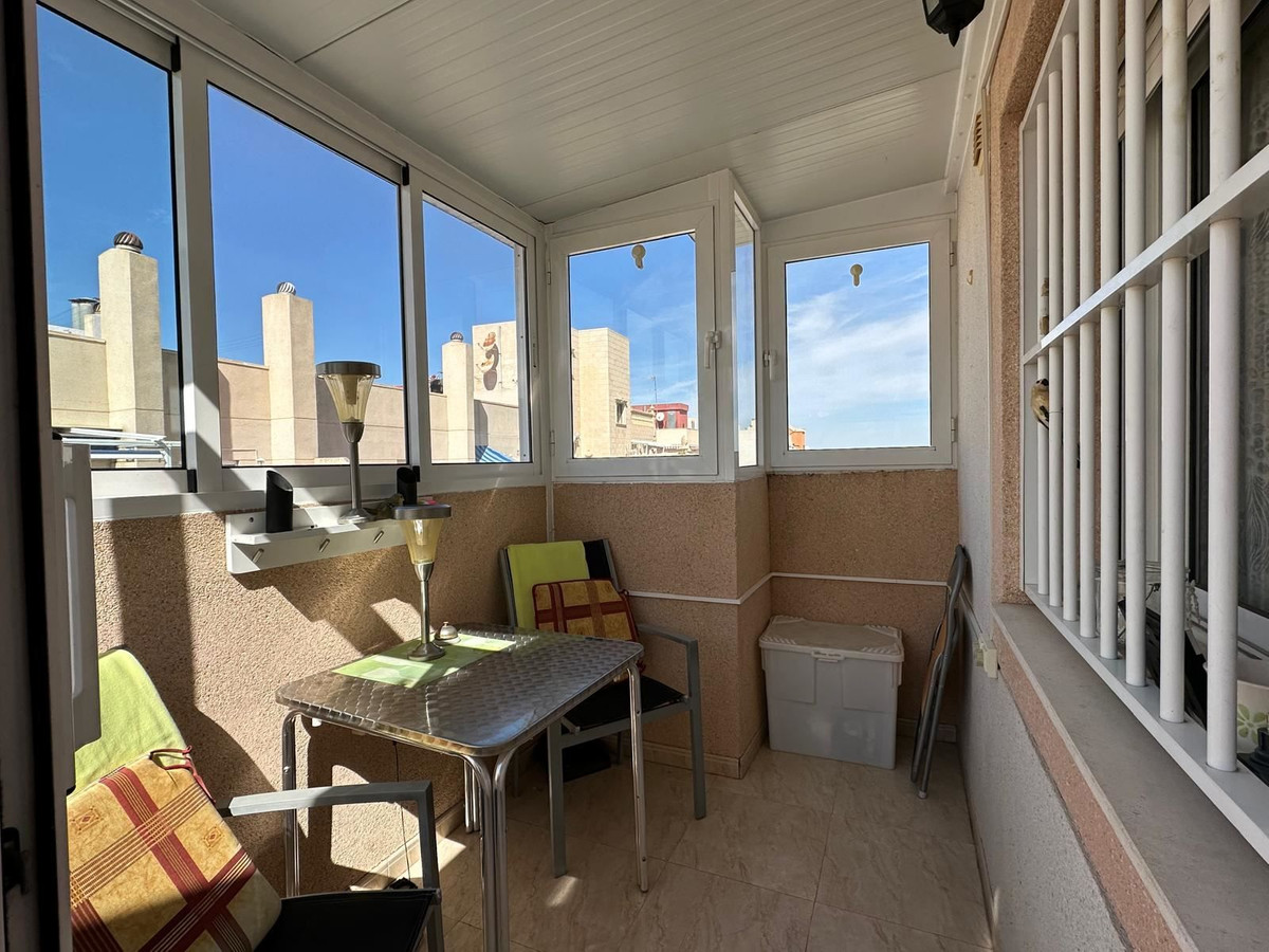 For sale - 2 Bedroom 1 Bathroom Apartment - Top Floor Apartment in Torrevieja - Torrevieja Centro  - Alicante