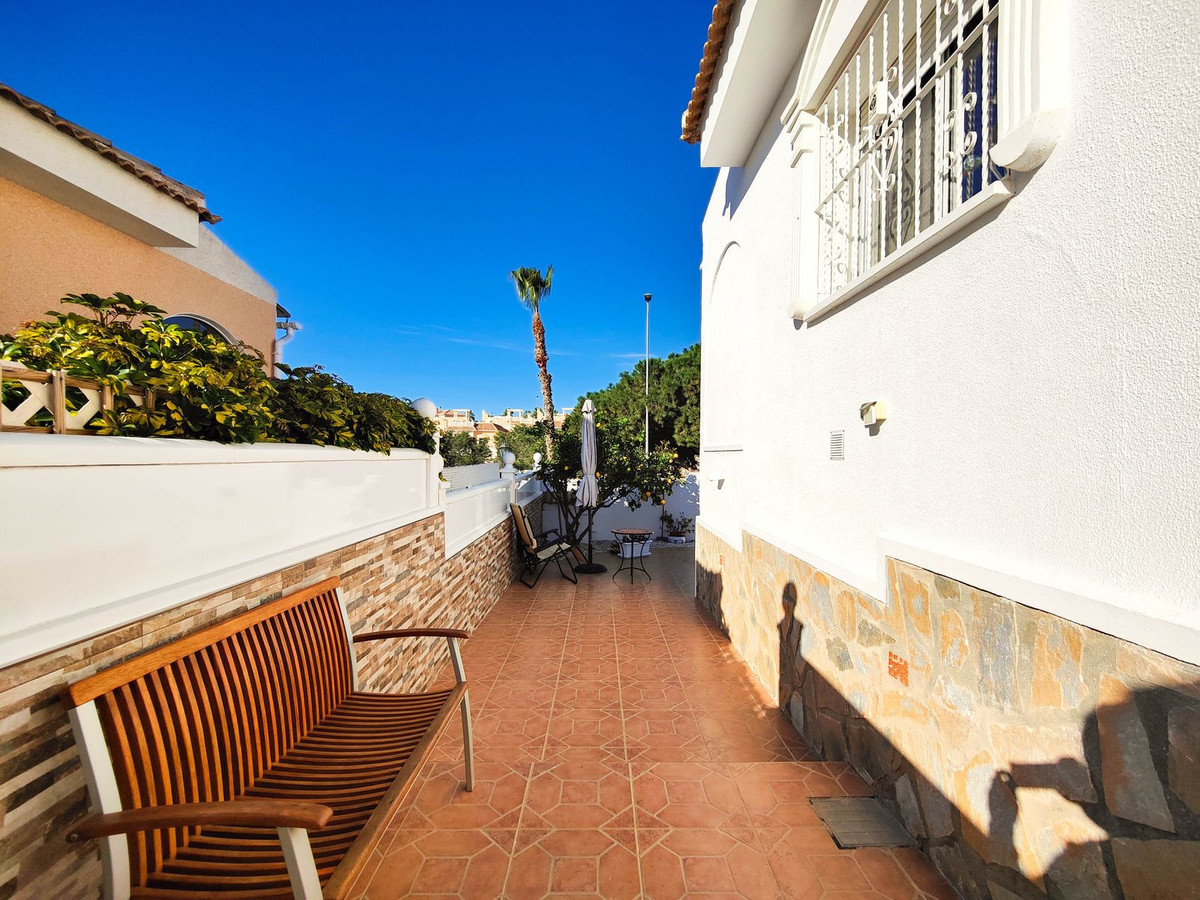 Sold - 2 Bedroom 2 Bathroom House - Detached Villa in Rojales - Ciudad Quesada  - Alicante