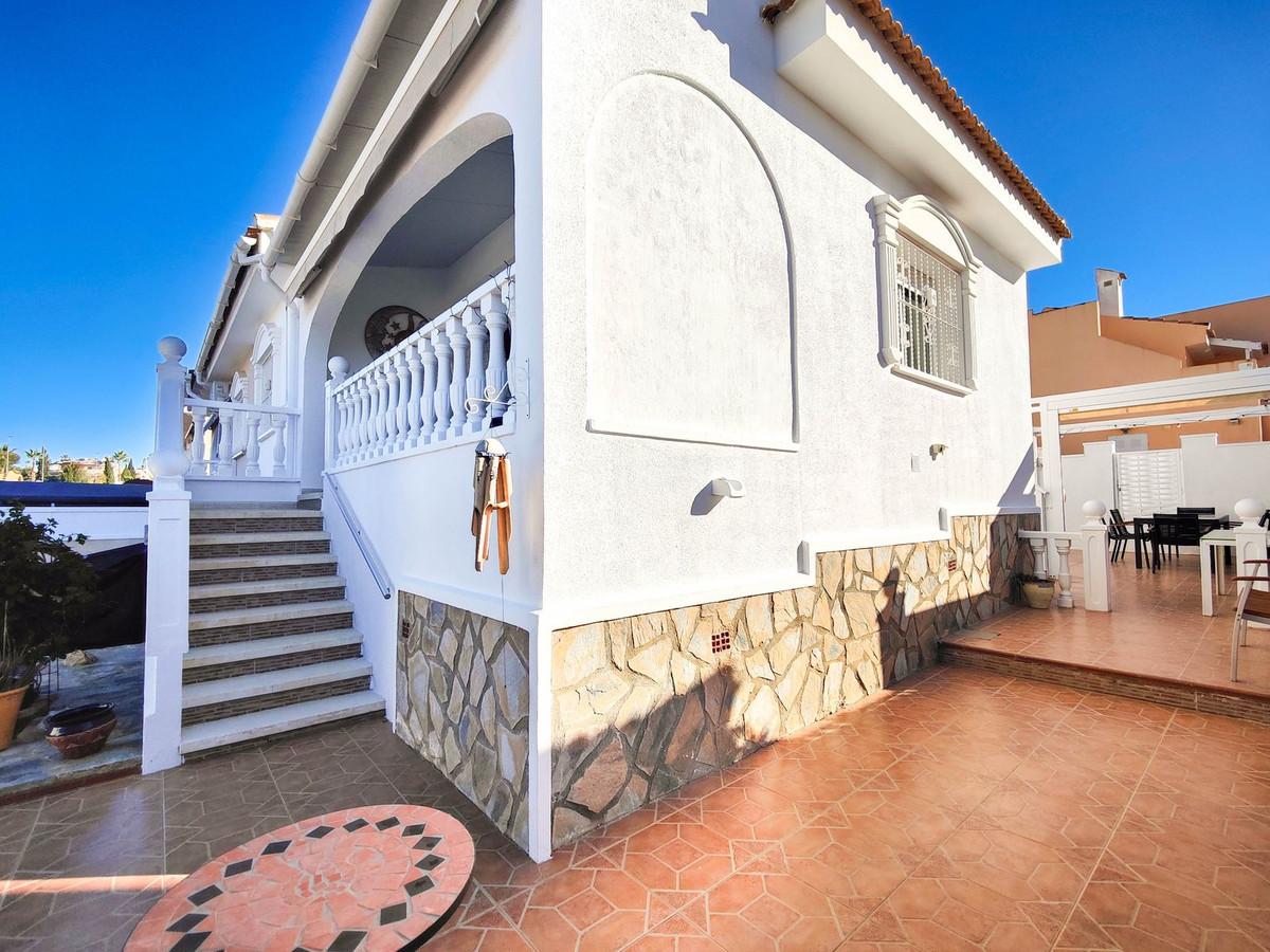 Sold - 2 Bedroom 2 Bathroom House - Detached Villa in Rojales - Ciudad Quesada  - Alicante