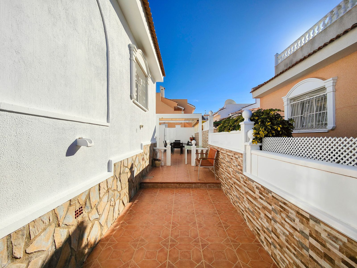 Sold - 2 Bedroom 2 Bathroom House - Detached Villa in Rojales - Ciudad Quesada  - Alicante
