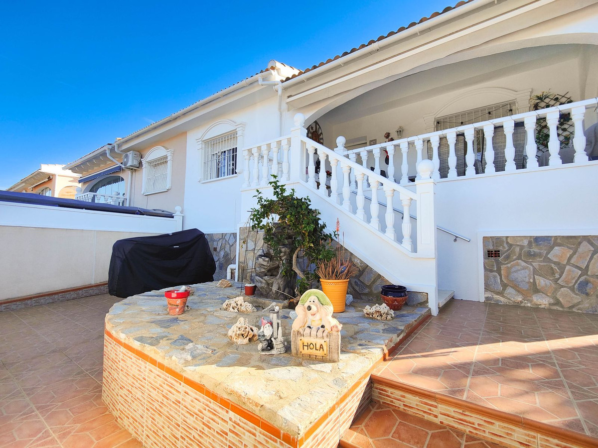 Sold - 2 Bedroom 2 Bathroom House - Detached Villa in Rojales - Ciudad Quesada  - Alicante