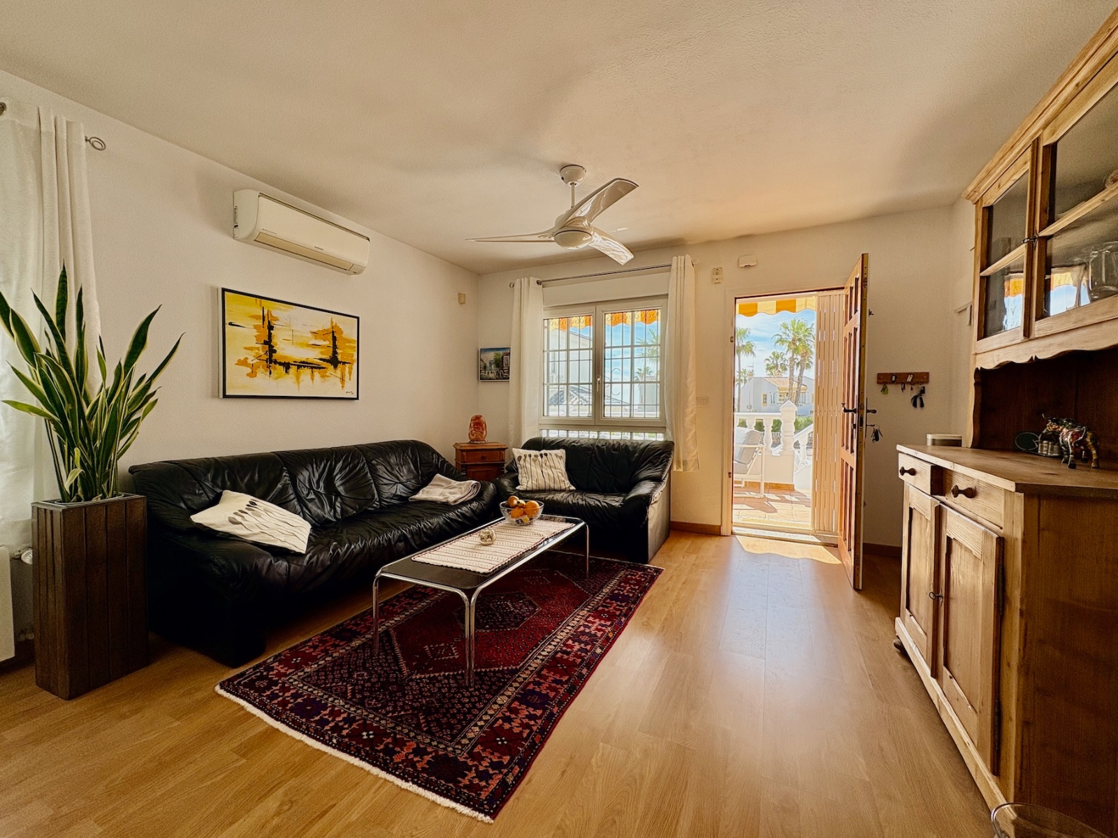 For sale - 3 Bedroom 2 Bathroom Villa in Villamartin - Villamartin  - Alicante