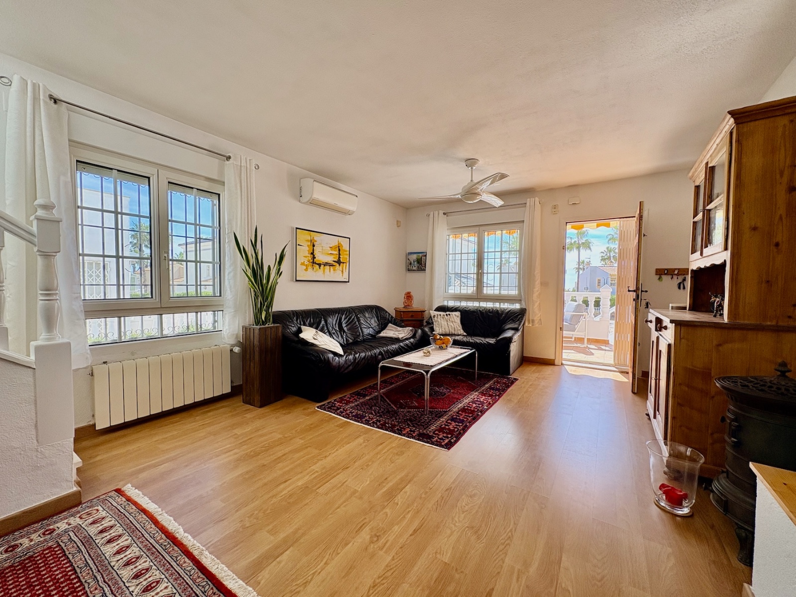 For sale - 3 Bedroom 2 Bathroom Villa in Villamartin - Villamartin  - Alicante