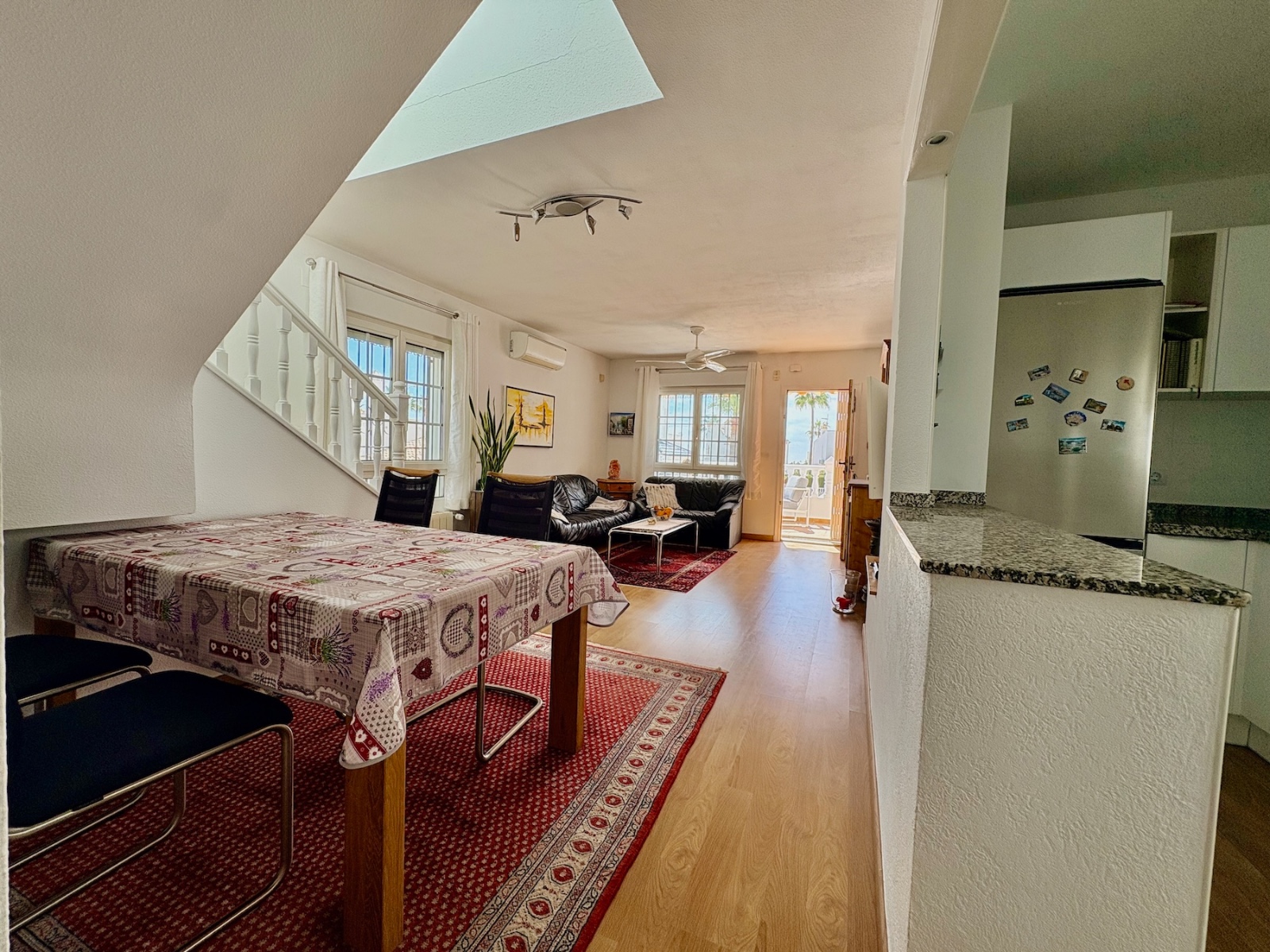 For sale - 3 Bedroom 2 Bathroom Villa in Villamartin - Villamartin  - Alicante