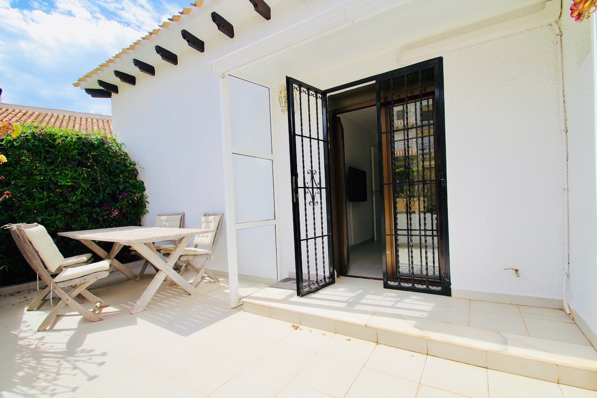 For sale - 4 Bedroom 2 Bathroom Townhouse in Cabo Roig - Cabo Roig  - Alicante