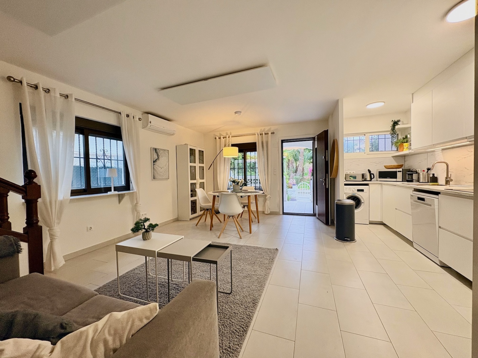 For sale - 4 Bedroom 2 Bathroom Townhouse in Cabo Roig - Cabo Roig  - Alicante