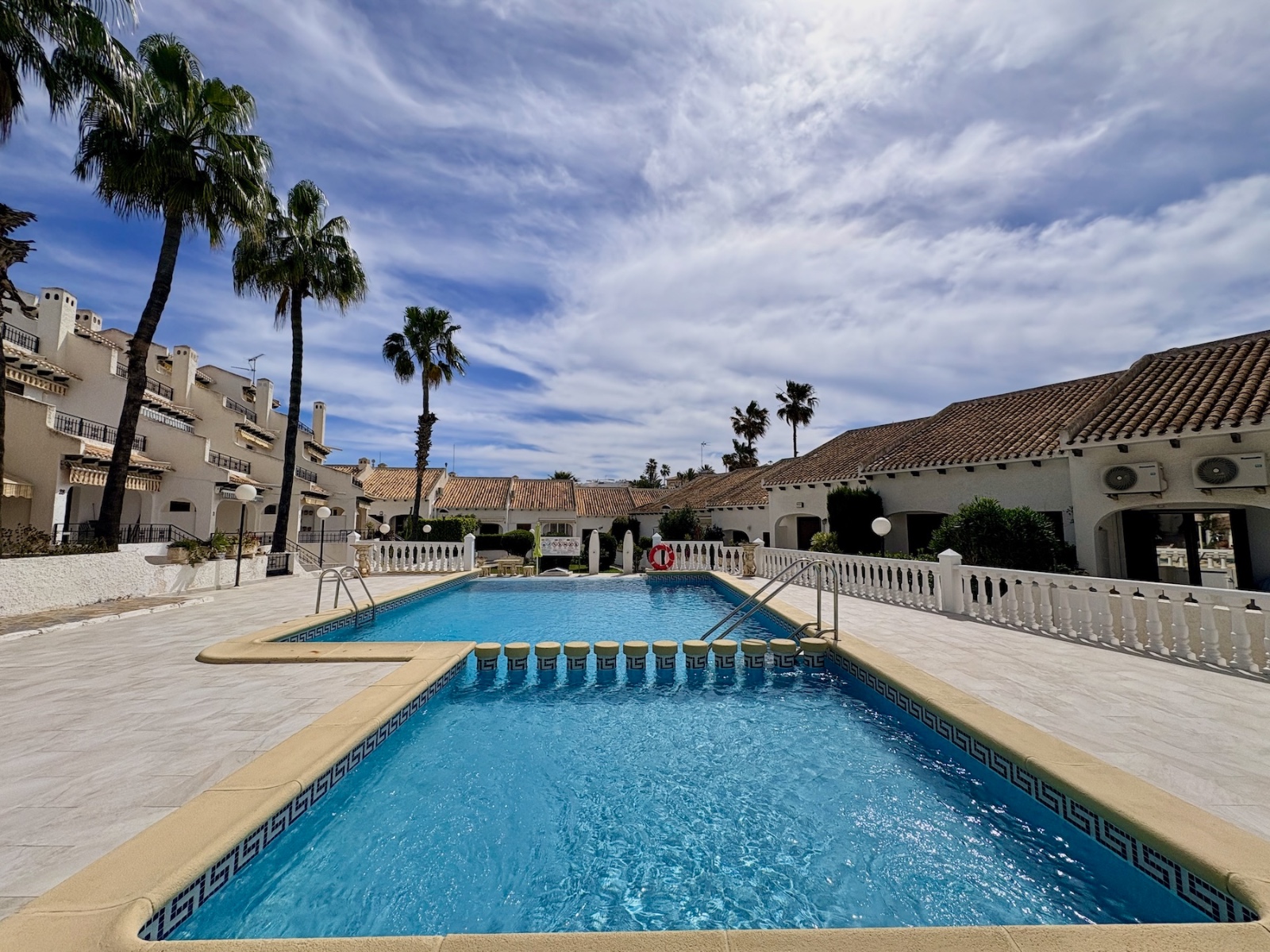 For sale - 4 Bedroom 2 Bathroom Townhouse in Cabo Roig - Cabo Roig  - Alicante