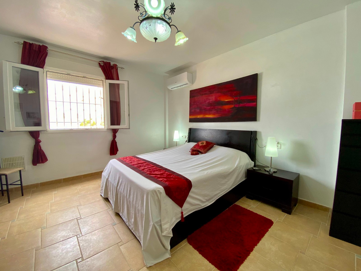 For sale - 3 Bedroom 2 Bathroom House - Detached Villa in Algorfa - Algorfa Centro  - Alicante