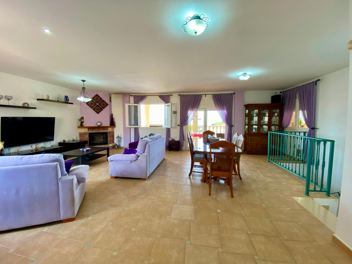 For sale - 3 Bedroom 2 Bathroom House - Detached Villa in Algorfa - Algorfa Centro  - Alicante