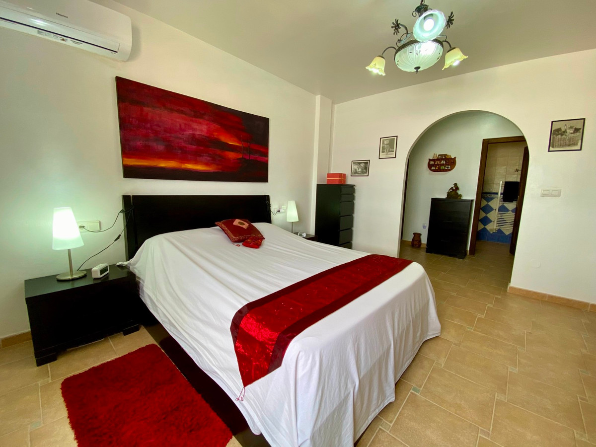 For sale - 3 Bedroom 2 Bathroom House - Detached Villa in Algorfa - Algorfa Centro  - Alicante