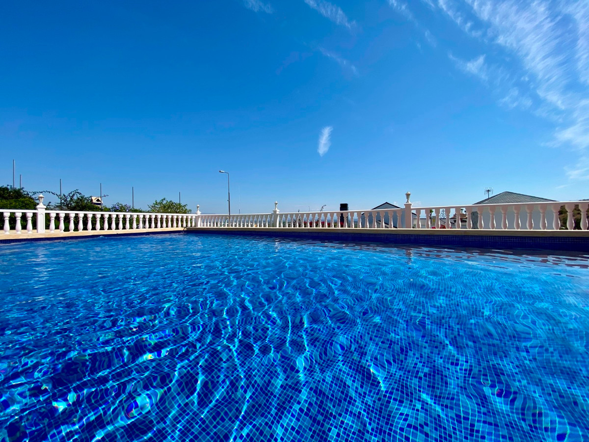 For sale - 3 Bedroom 2 Bathroom House - Detached Villa in Algorfa - Algorfa Centro  - Alicante