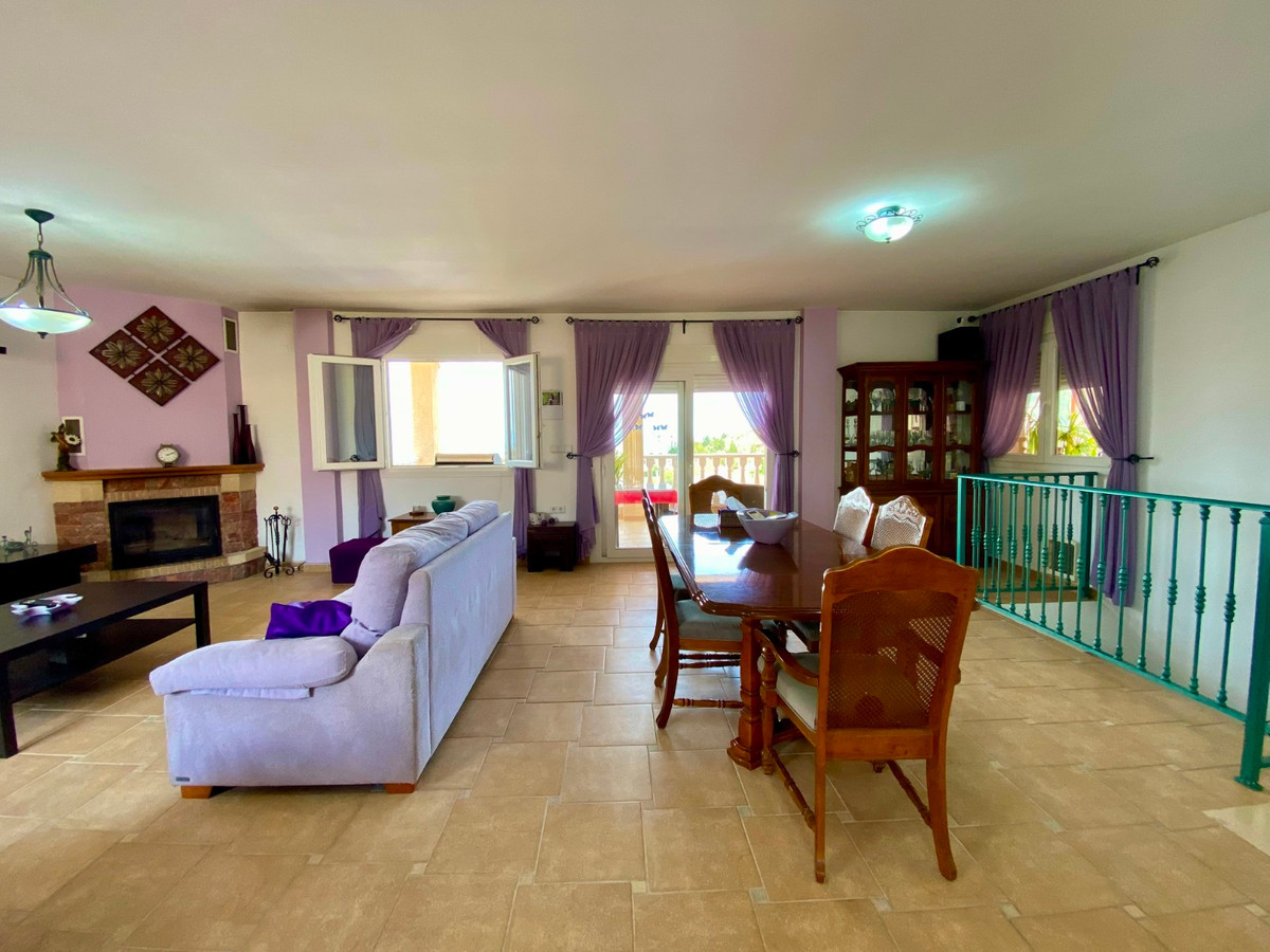 For sale - 3 Bedroom 2 Bathroom House - Detached Villa in Algorfa - Algorfa Centro  - Alicante