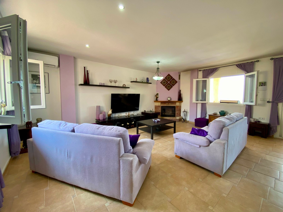 For sale - 3 Bedroom 2 Bathroom House - Detached Villa in Algorfa - Algorfa Centro  - Alicante