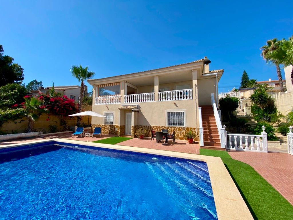 3 Bedroom 2 Bathroom House - Detached Villa in Algorfa