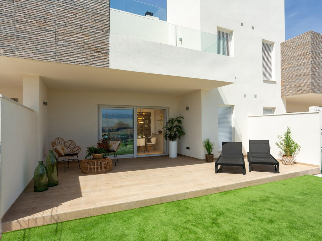 3 Bedroom 2 Bathroom Bungalow in Algorfa