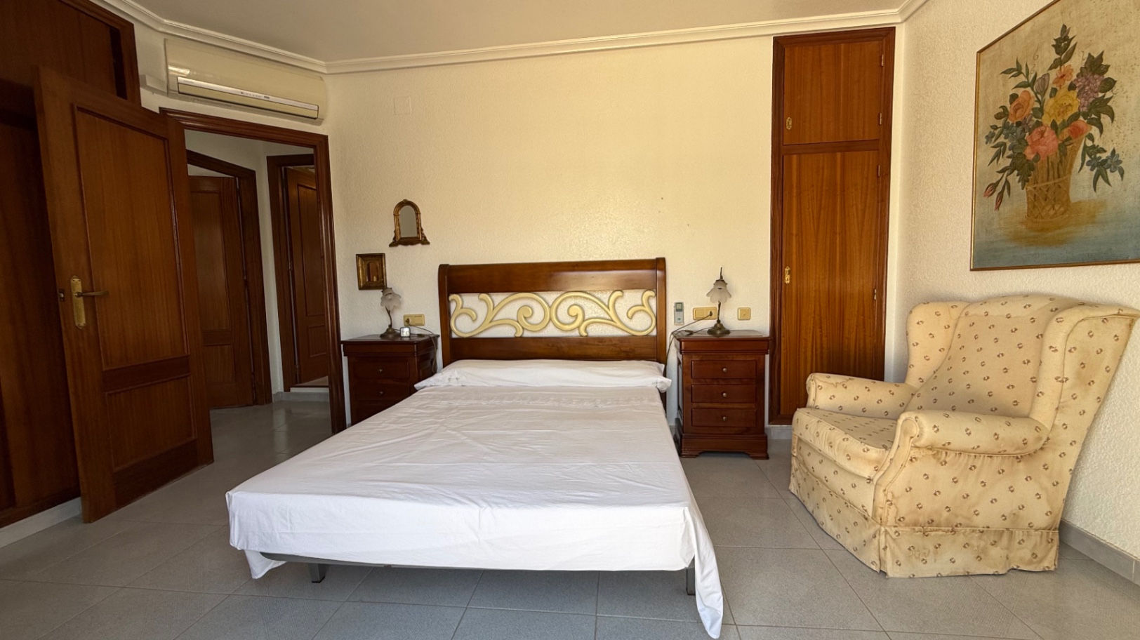 For sale - 4 Bedroom 2 Bathroom Villa in Orihuela - Inland  - Alicante