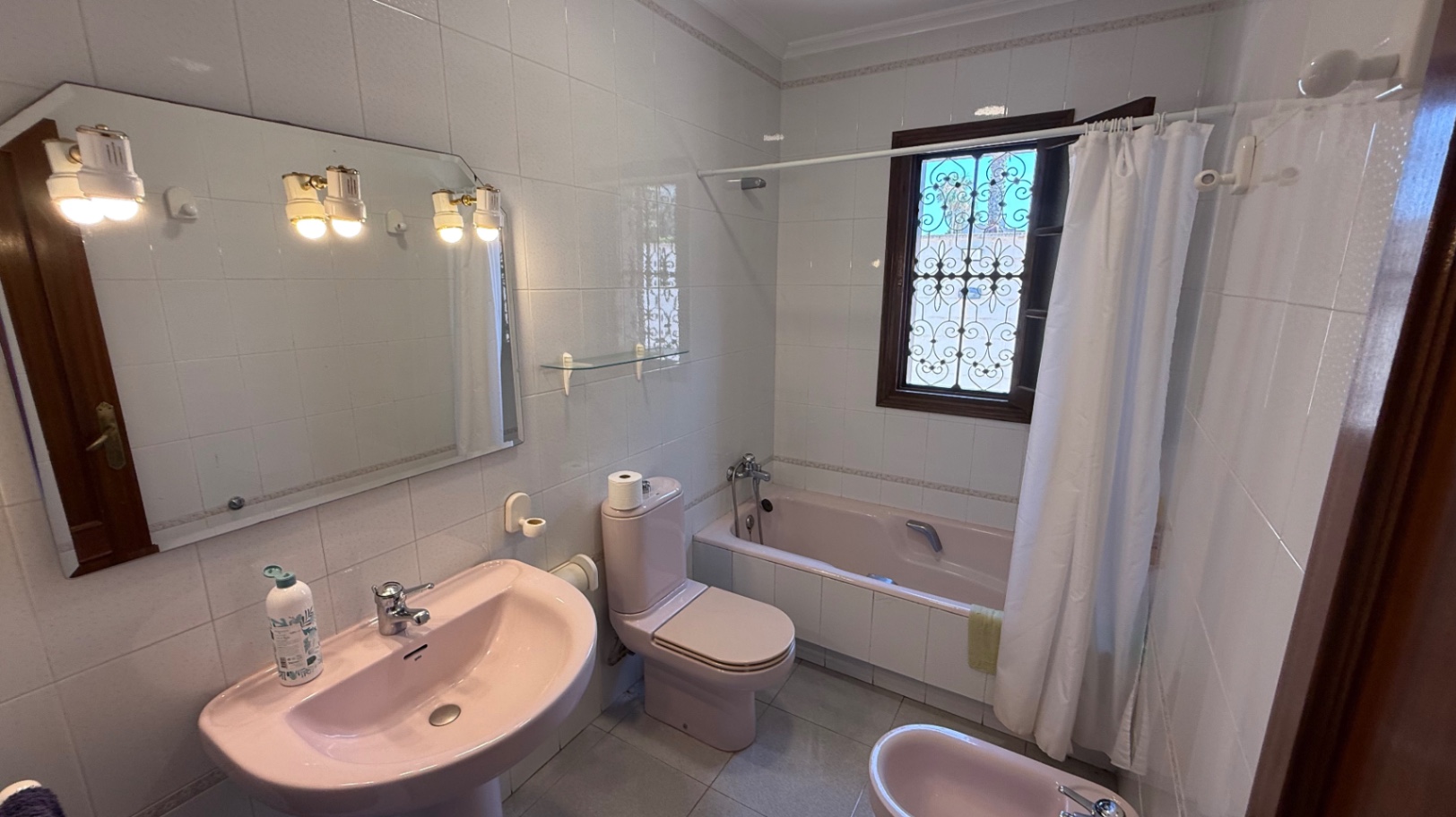 For sale - 4 Bedroom 2 Bathroom Villa in Orihuela - Inland  - Alicante