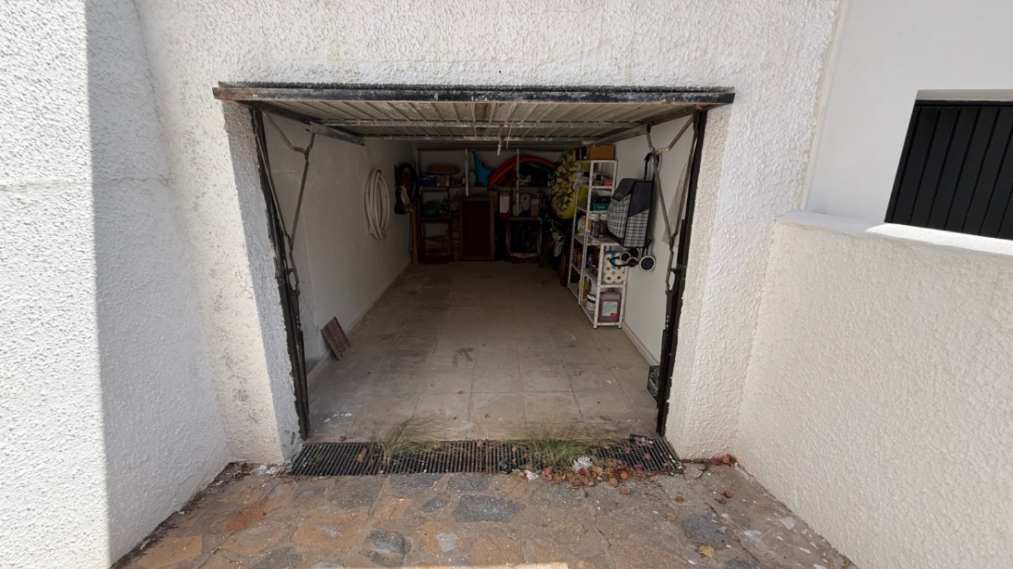 For sale - 4 Bedroom 2 Bathroom Villa in Orihuela - Inland  - Alicante