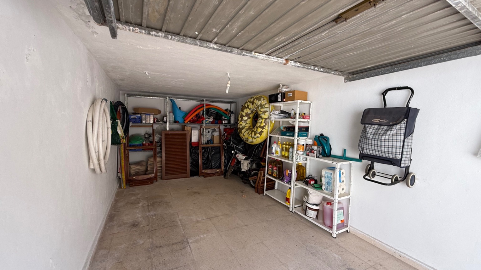 For sale - 4 Bedroom 2 Bathroom Villa in Orihuela - Inland  - Alicante