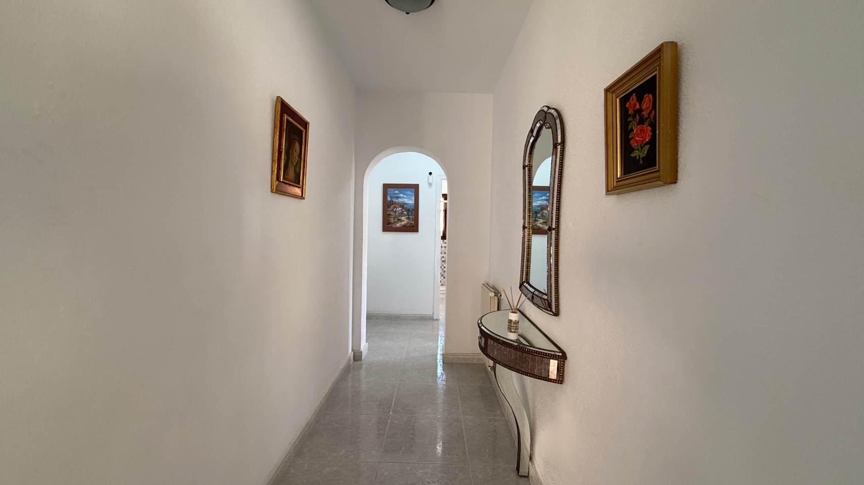 For sale - 6 Bedroom 3 Bathroom Villa in Orihuela - Inland  - Alicante