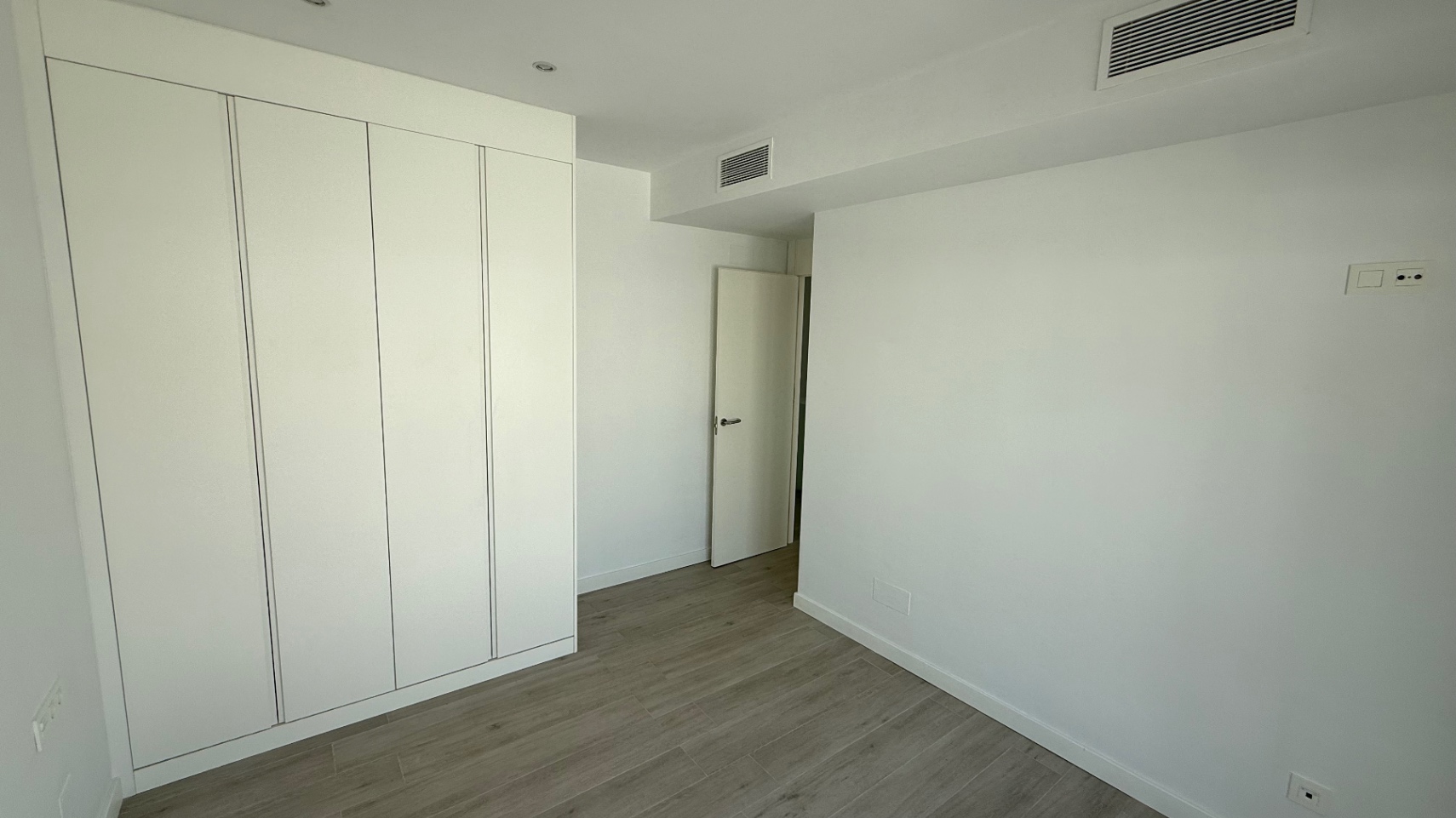 For sale - 5 Bedroom 3 Bathroom Town House in Orihuela - Inland  - Alicante