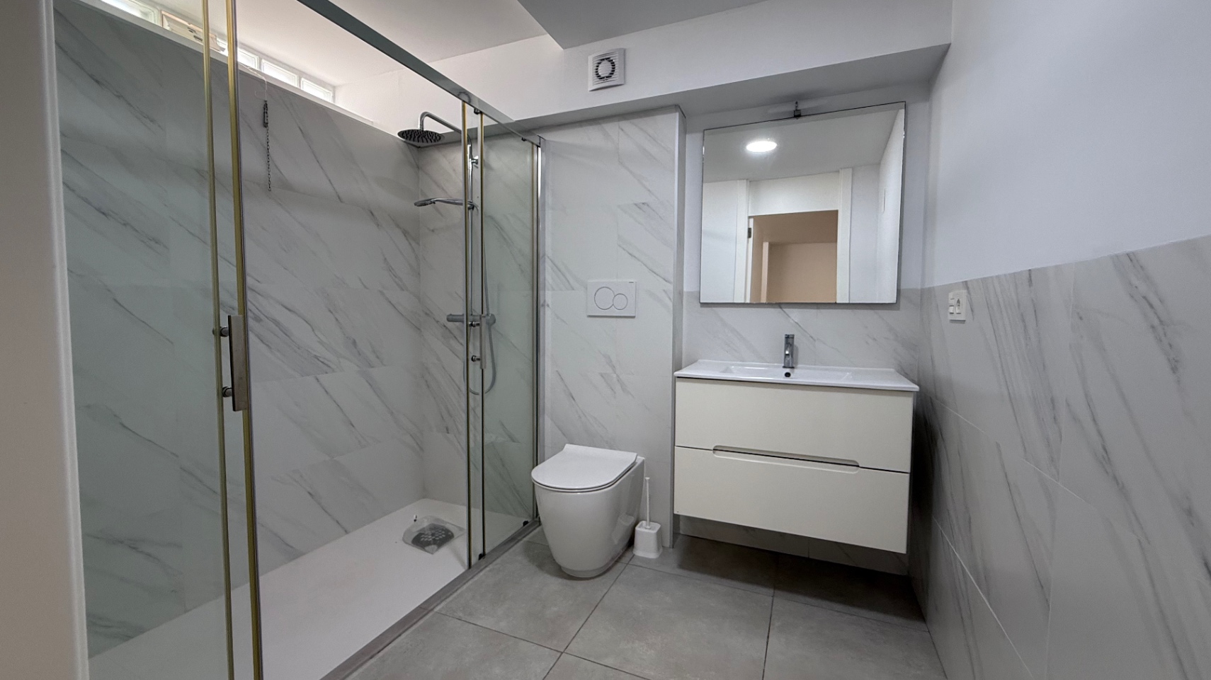 For sale - 5 Bedroom 3 Bathroom Town House in Orihuela - Inland  - Alicante