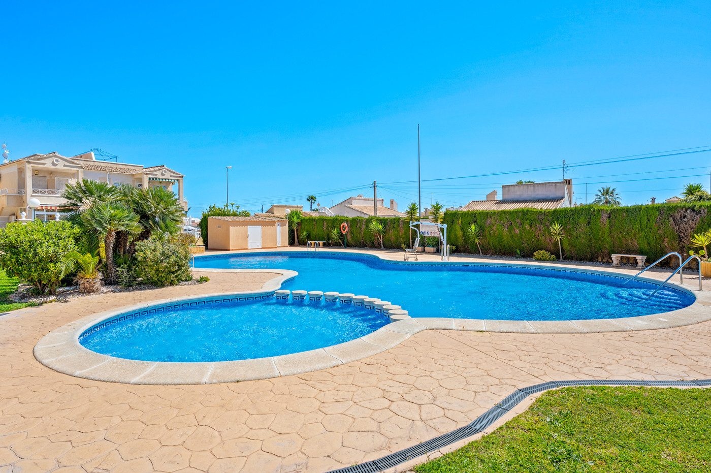 For sale - 2 Bedroom 1 Bathroom Bungalow in Orihuela Costa - Costa Blanca  - Alicante