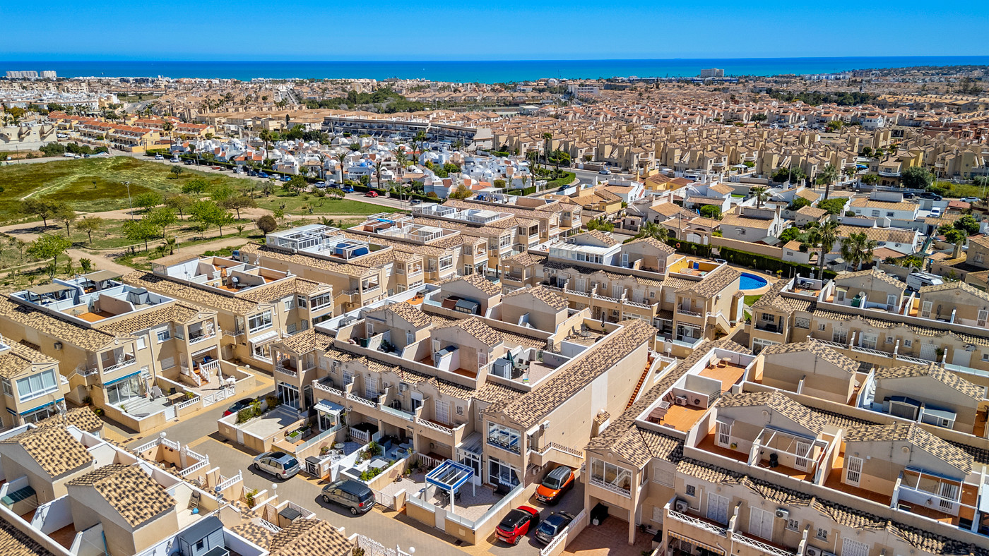 For sale - 2 Bedroom 1 Bathroom Bungalow in Orihuela Costa - Costa Blanca  - Alicante