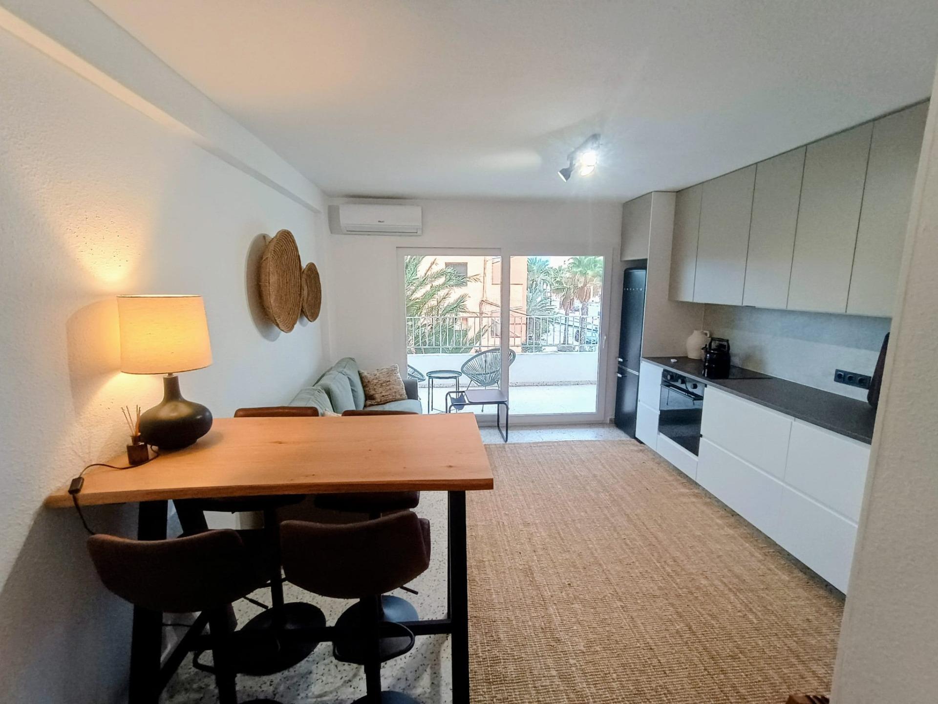 For sale - 2 Bedroom 1 Bathroom Apartment in Guardamar del Segura - Urbanizaciones  - Alicante