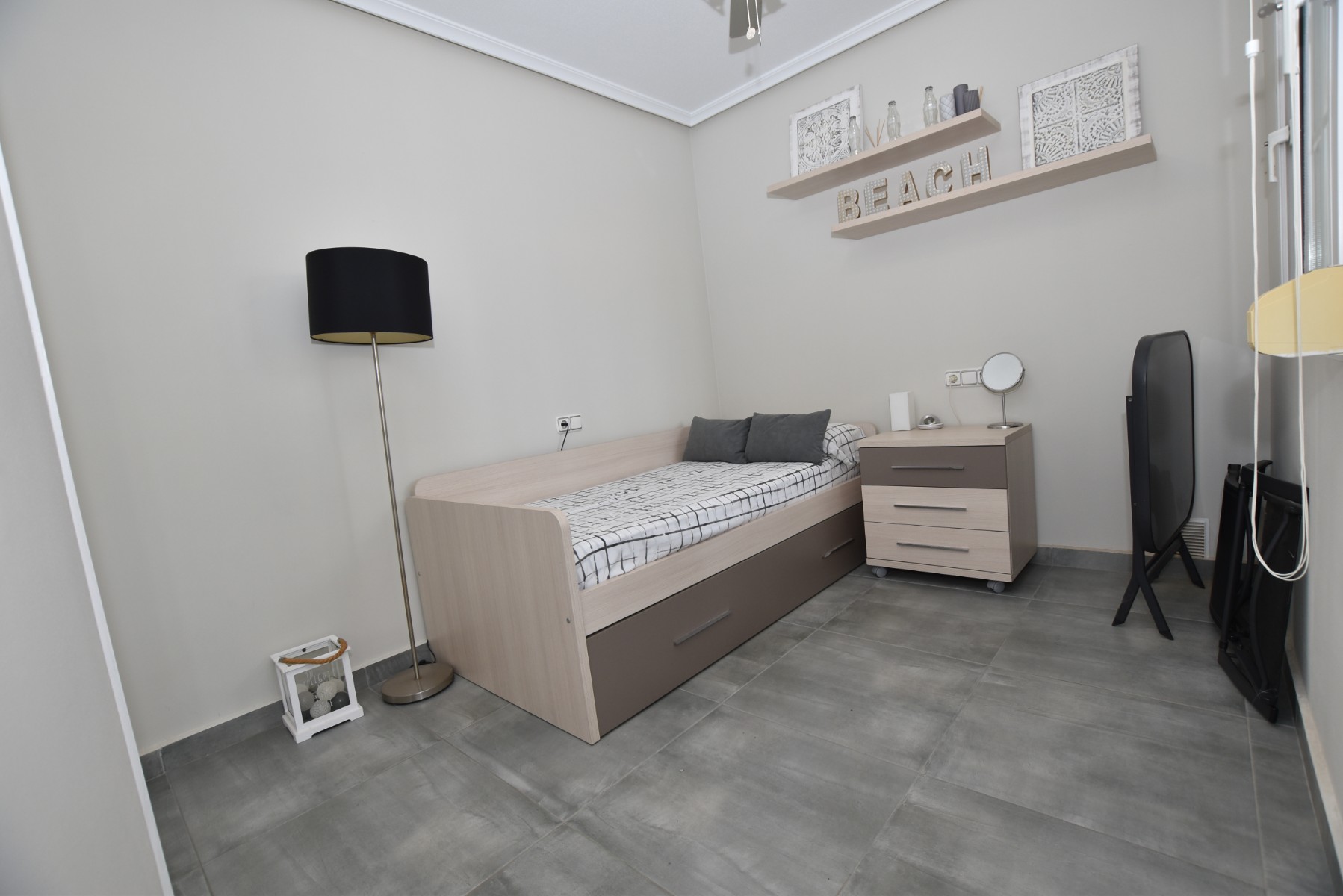 For sale - 3 Bedroom 2 Bathroom Villa in Villamartin - Los Dolses  - Alicante