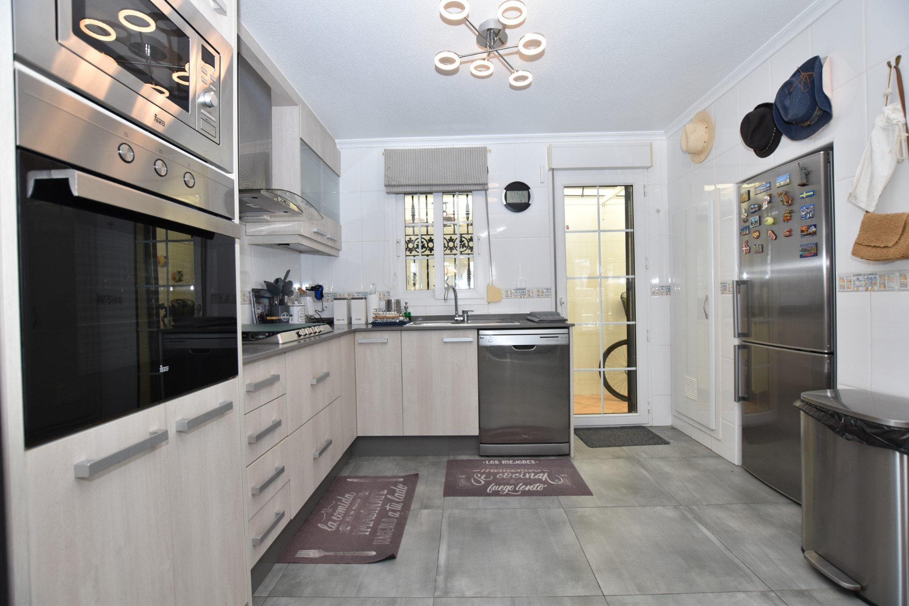 For sale - 3 Bedroom 2 Bathroom Villa in Villamartin - Los Dolses  - Alicante