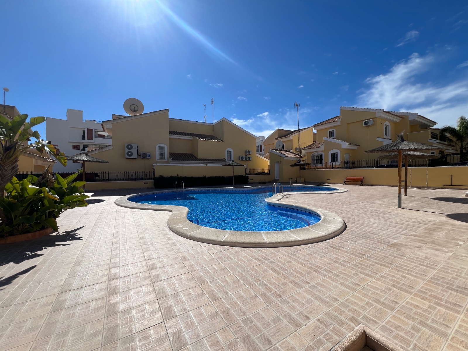 For sale - 3 Bedroom 2 Bathroom Villa in Villamartin - Los Dolses  - Alicante