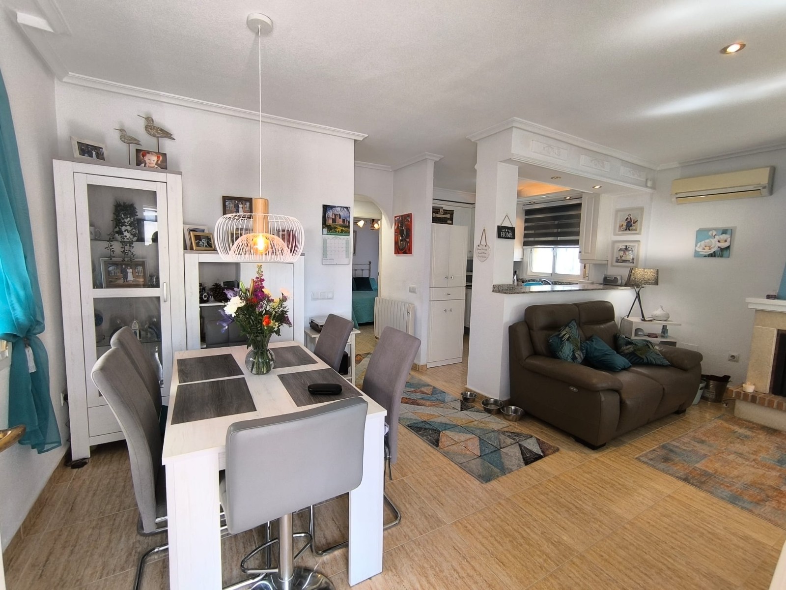 For sale - 3 Bedroom 2 Bathroom Villa in El Raso - Costa Blanca  - Alicante