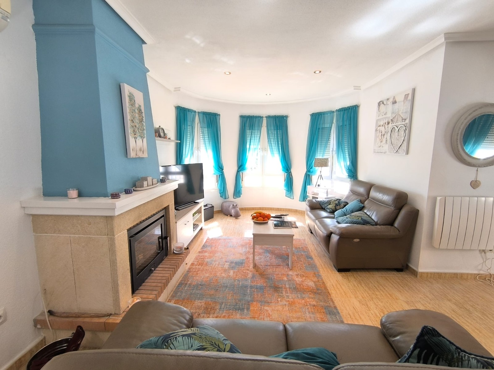 For sale - 3 Bedroom 2 Bathroom Villa in El Raso - Costa Blanca  - Alicante