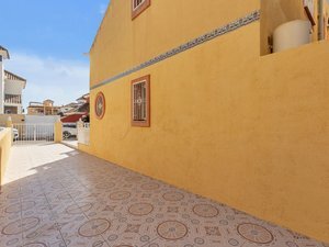 For sale - 2 Bedroom 2 Bathroom Semi Detached in Villamartin -  - Alicante