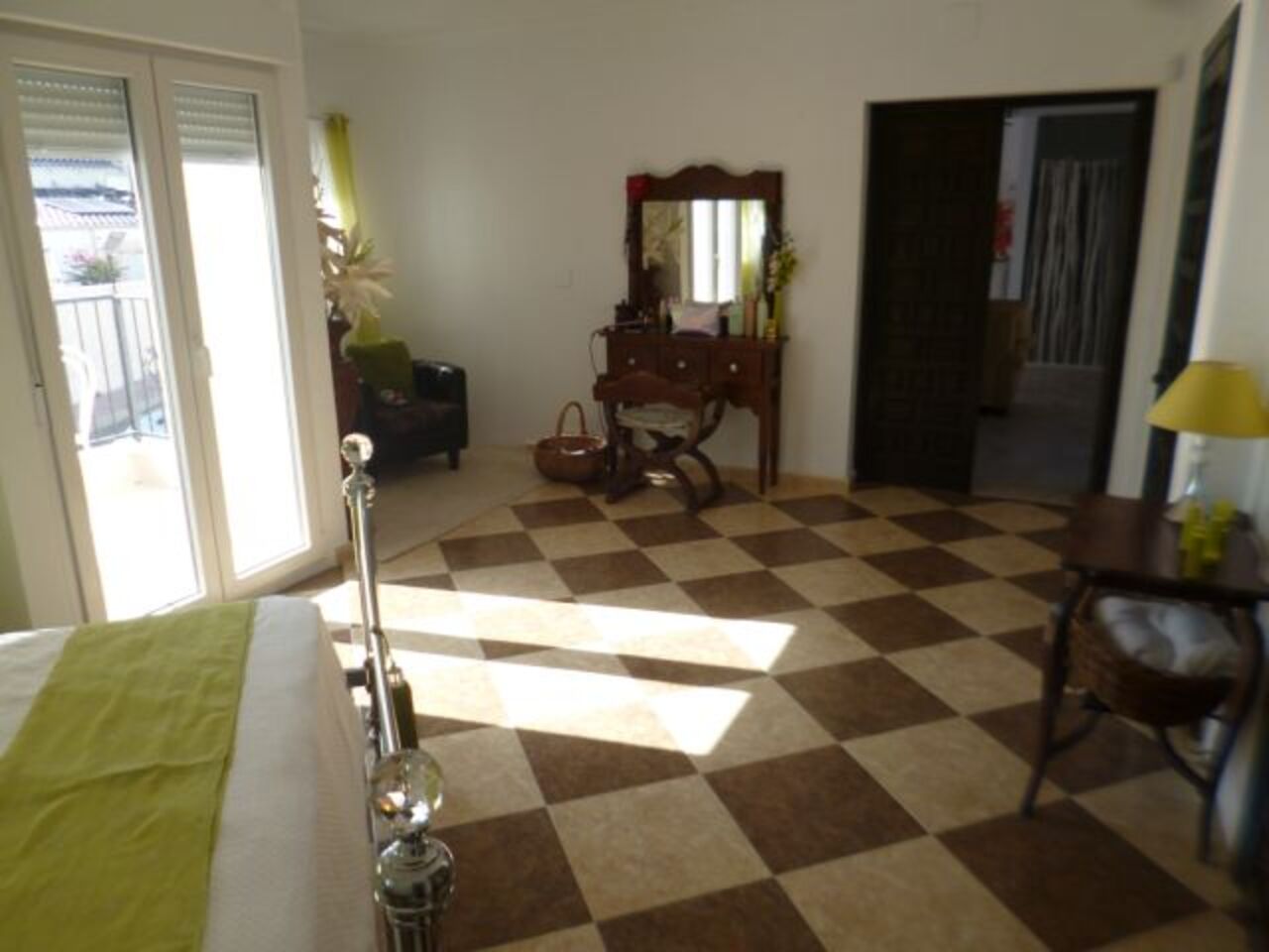 For sale - 5 Bedroom 4 Bathroom Villa in Villamartin - Costa Blanca  - Alicante