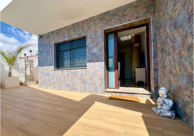 For sale - 4 Bedroom 2 Bathroom Villa in Pilar de La Horadada - Torre de la Horadada  - Alicante