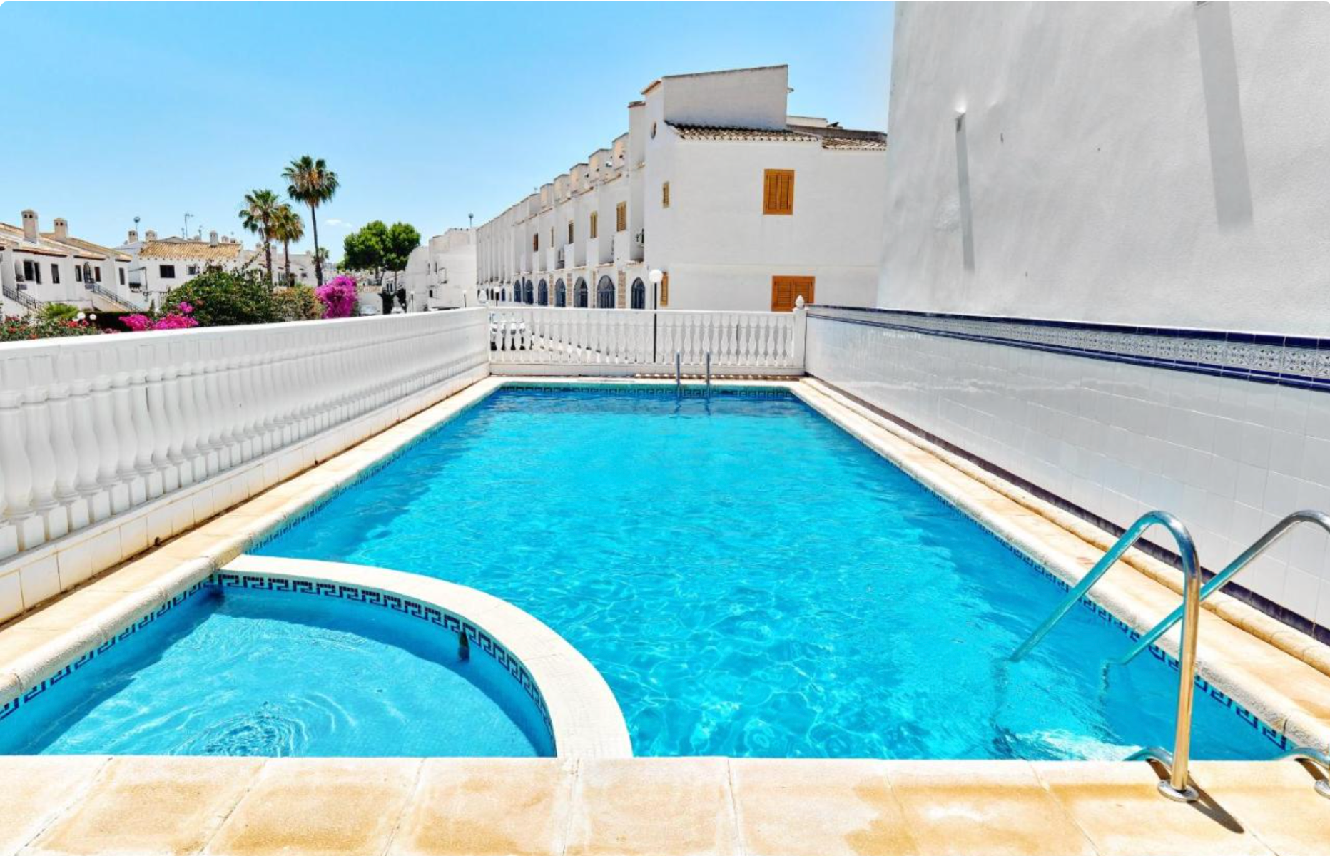 For sale - 3 Bedroom 2 Bathroom Town House in Orihuela Costa - Costa Blanca  - Alicante