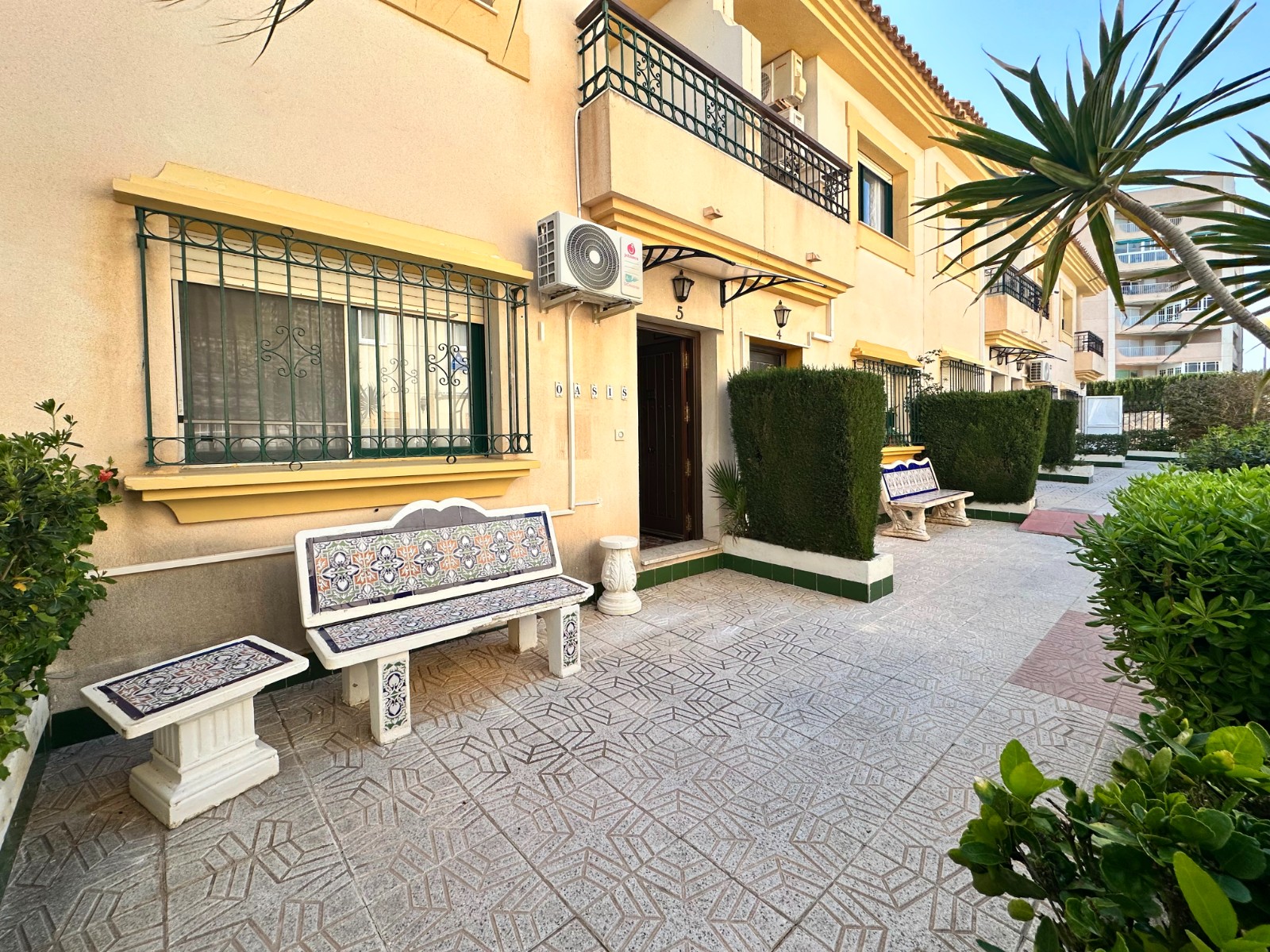 For sale - 3 Bedroom 2 Bathroom Town House in Orihuela Costa - Costa Blanca  - Alicante