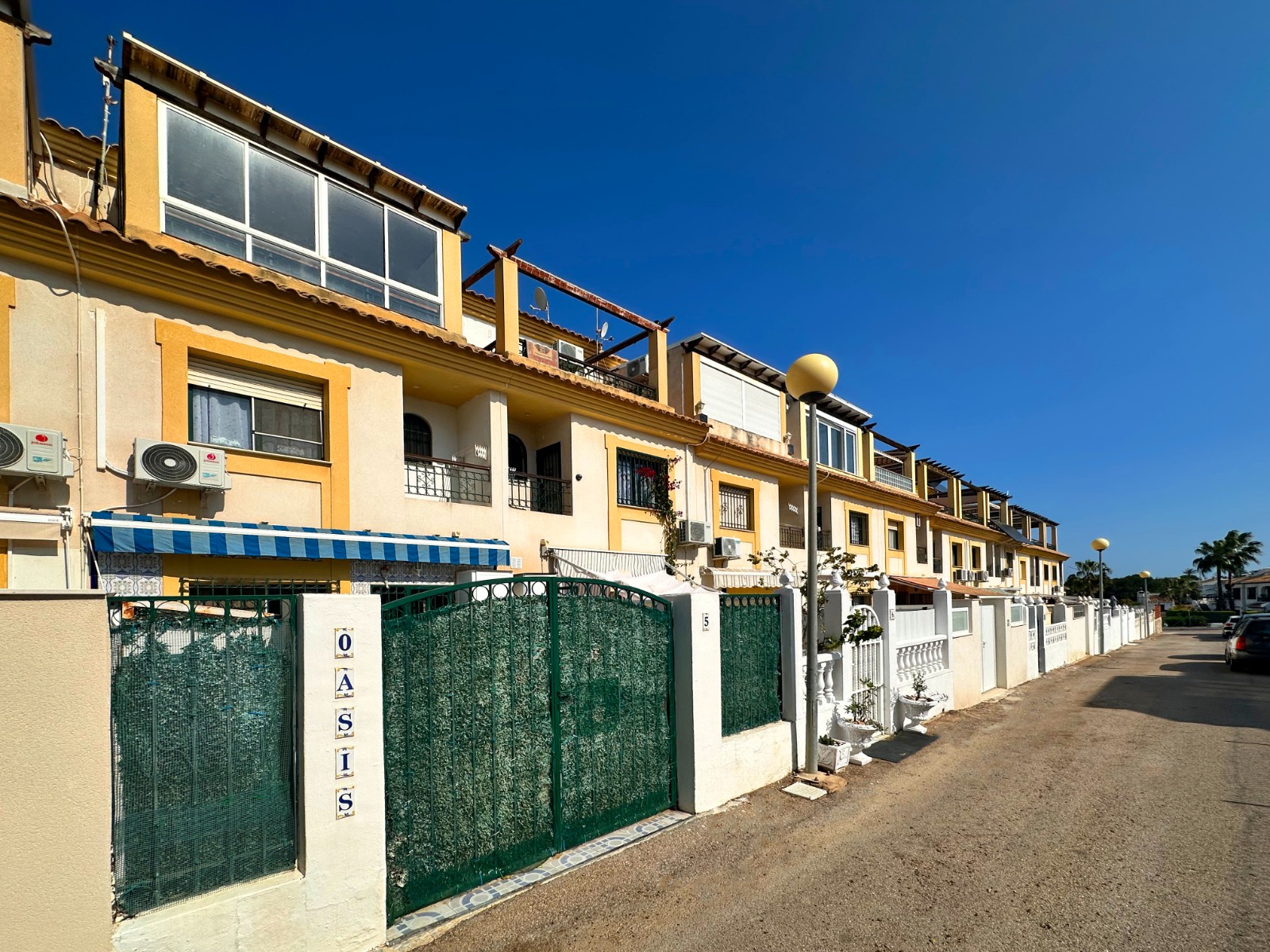 For sale - 3 Bedroom 2 Bathroom Town House in Orihuela Costa - Costa Blanca  - Alicante