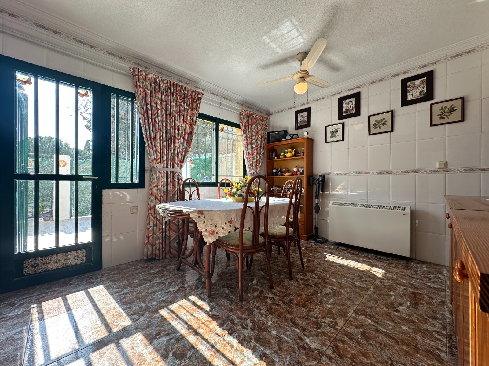 For sale - 3 Bedroom 2 Bathroom Town House in Orihuela Costa - Costa Blanca  - Alicante