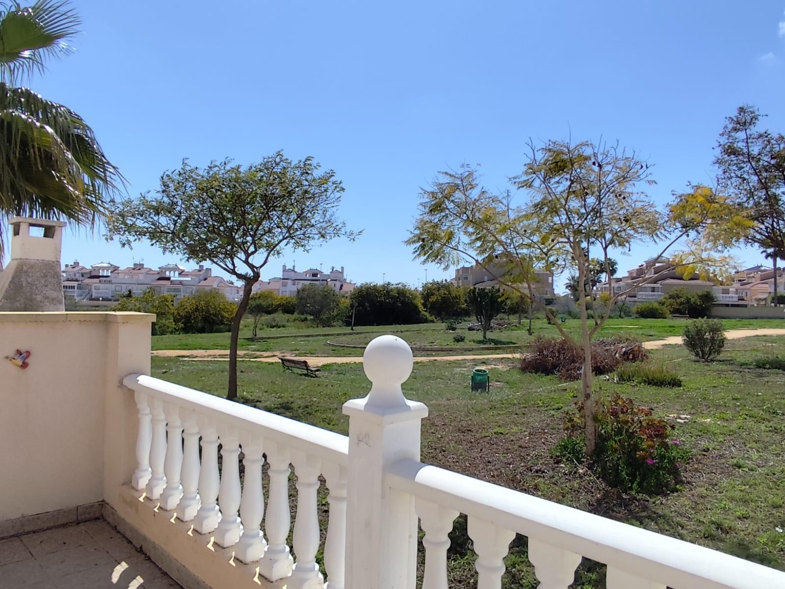 For sale - 2 Bedroom 2 Bathroom Bungalow in Orihuela - Urbanización Perla Del Mar  - Alicante